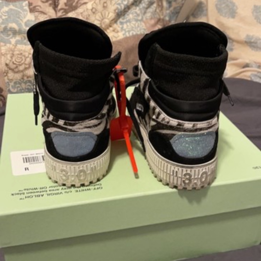 Off white - Picture 9 of 12